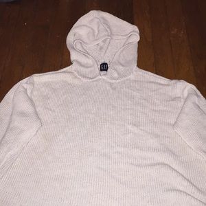 Gap sweater
